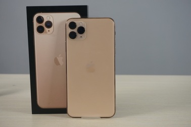 "Đập hộp" iPhone 11 Pro Max đầu tiên tại Việt Nam, giá 100 triệu đồng