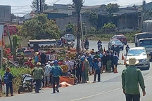 Xe tải va chạm với xe đạp điện khiến một học sinh tử vong