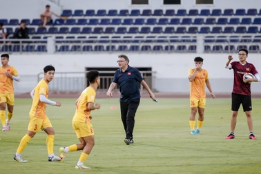 Trung vệ U22 Việt Nam đặt niềm tin vào HLV Troussier