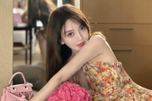 Bạn gái Huỳnh Hiểu Minh dính tin đồn xuất thân từ lò "săn" chồng giàu