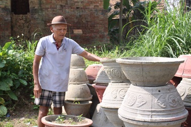 Người trồng hoa vùng lũ không được hỗ trợ tái sản xuất