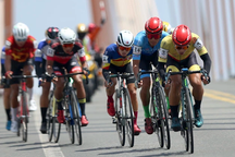 Giải xe đạp xuyên Việt: Màn độc diễn ở chặng đua dài nhất Tây Nam Bộ