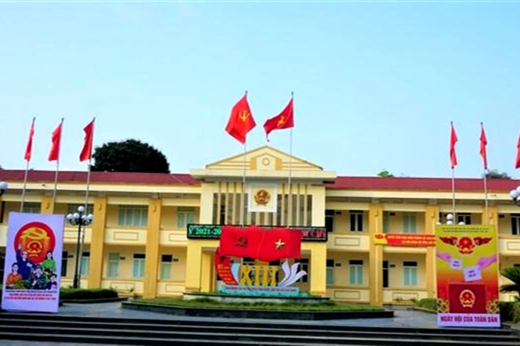 Nữ cán bộ huyện bị khởi tố vì buôn pháo lậu - 1 Nữ cán bộ huyện bị khởi tố vì buôn pháo lậu - 1