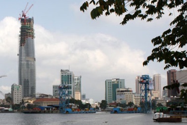 Hầm “chìm xuống”, đất “nổi lên”