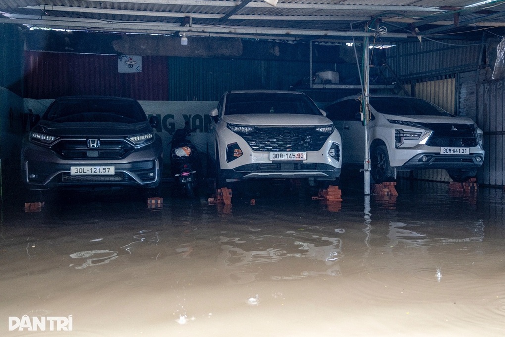 Các kiểu chống ngập ô tô và xe máy mùa bão, người Việt ngày càng cẩn thận - 1 Các kiểu chống ngập ô tô và xe máy mùa bão, người Việt ngày càng cẩn thận - 1