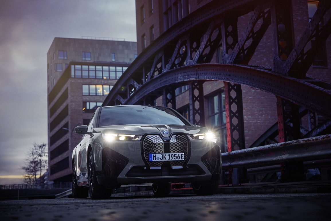 CES 2022: Xe điện hiệu suất cao BMW iX M60 trình làng - 4 CES 2022: Xe điện hiệu suất cao BMW iX M60 trình làng - 4