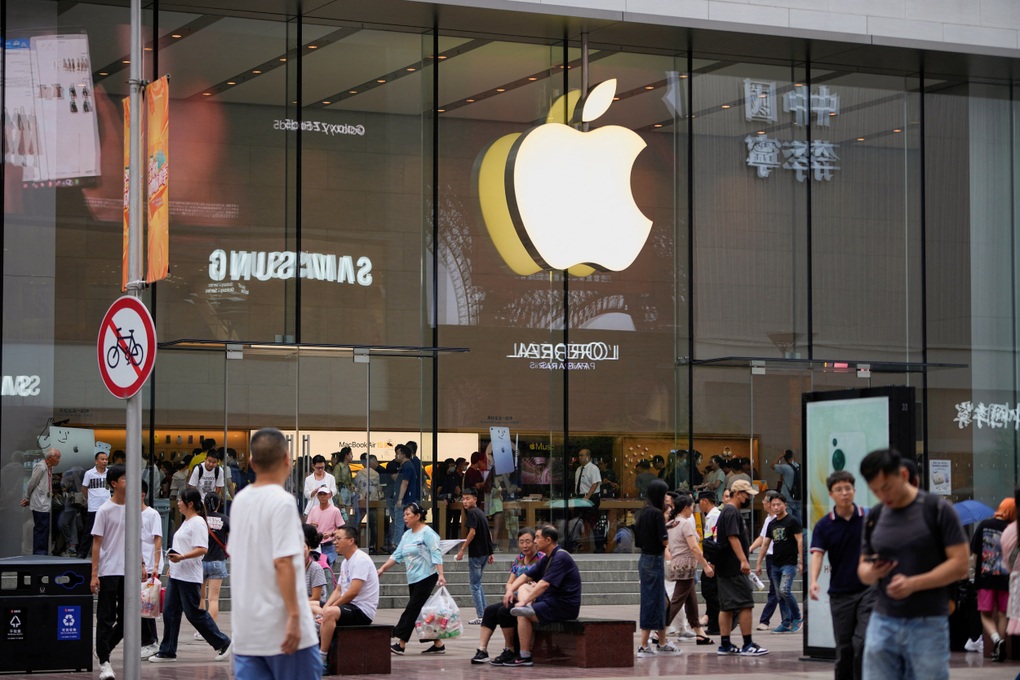 Apple and the Apple và “canh bạc” iPhone 17 - 1