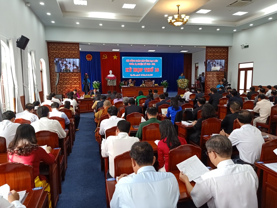Hỗ trợ 13 triệu đồng với hộ gia đình chính sách có người tham gia XKLĐ - 1 Hỗ trợ 13 triệu đồng với hộ gia đình chính sách có người tham gia XKLĐ - 1