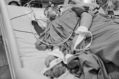 Nghẹn ngào tiễn biệt người mẹ đơn thân từng được bạn đọc Dân trí giúp đỡ
