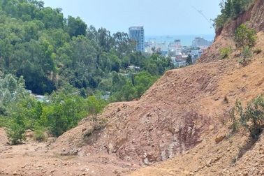 Hơn 1km đường được thi công ì ạch gần 6 năm chưa xong