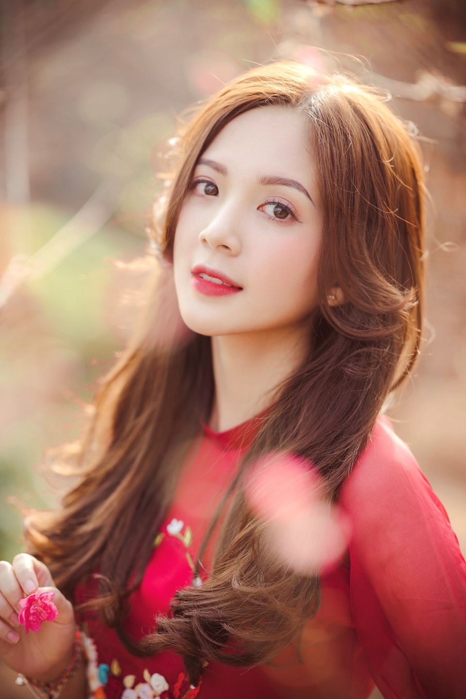 Thiếu nữ Hà thành khoe sắc bên vườn đào ngày Xuân - 8 Thiếu nữ Hà thành khoe sắc bên vườn đào ngày Xuân - 8
