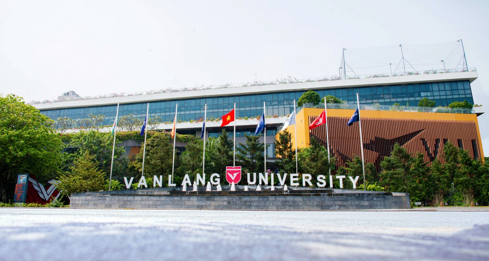 Universitetet i Ho Chi Minh-staden anställer 9 utländska arbetare utan tillstånd - 1 Trường đại học ở TPHCM sử dụng 9 lao động nước ngoài không phép - 1