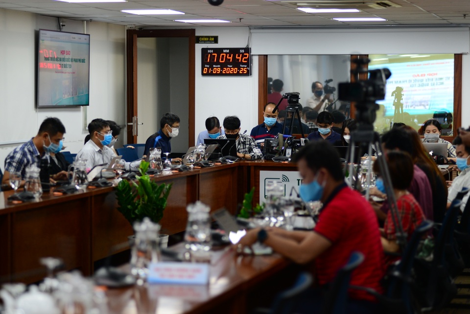 Ông Phạm Phú Quốc xin thôi việc, thôi đại biểu Quốc hội vì vụ quốc tịch Síp - 4 Ông Phạm Phú Quốc xin thôi việc, thôi đại biểu Quốc hội vì vụ quốc tịch Síp - 4