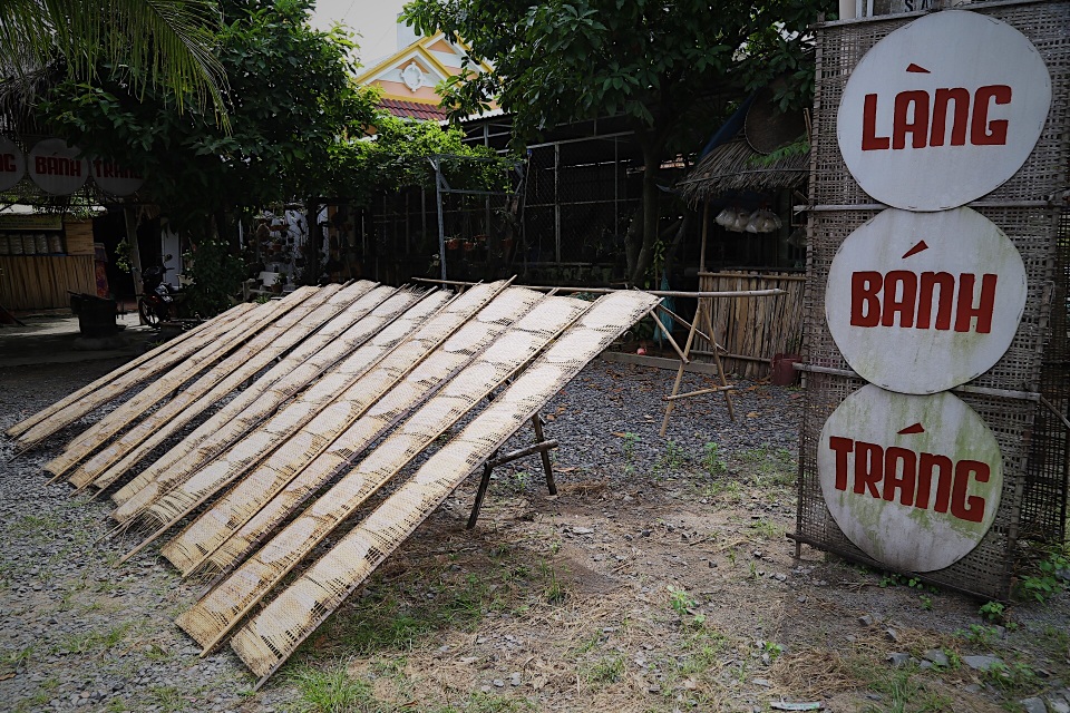 Làm giàu từ nghề bánh tráng truyền thống ở Sài Gòn - 1 Làm giàu từ nghề bánh tráng truyền thống ở Sài Gòn - 1