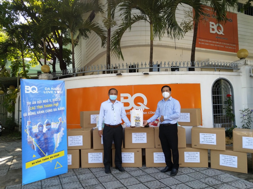 Doanh nghiệp Đà Nẵng tri ân y, bác sĩ hỗ trợ chống Covid19 - 2