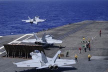 Hai tàu sân bay Mỹ tập trận ở Thái Bình Dương "nắn gân" Trung Quốc