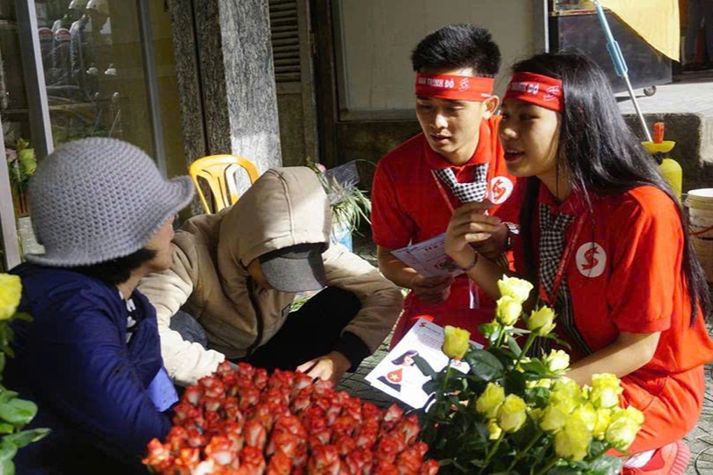 Cặp đôi nên duyên vợ chồng sau 35 ngày xuyên Việt vận động hiến máu - 3 Cặp đôi nên duyên vợ chồng sau 35 ngày xuyên Việt vận động hiến máu - 3