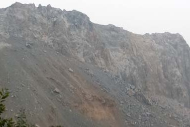 Mới nhận việc 2 ngày, 2 công nhân bị đá vùi chết thảm