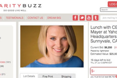 Kiều nữ CEO Yahoo có “đáng giá” hơn Tim Cook?