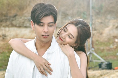 Hồ Quang Hiếu nói về mối quan hệ với hot girl kém 12 tuổi