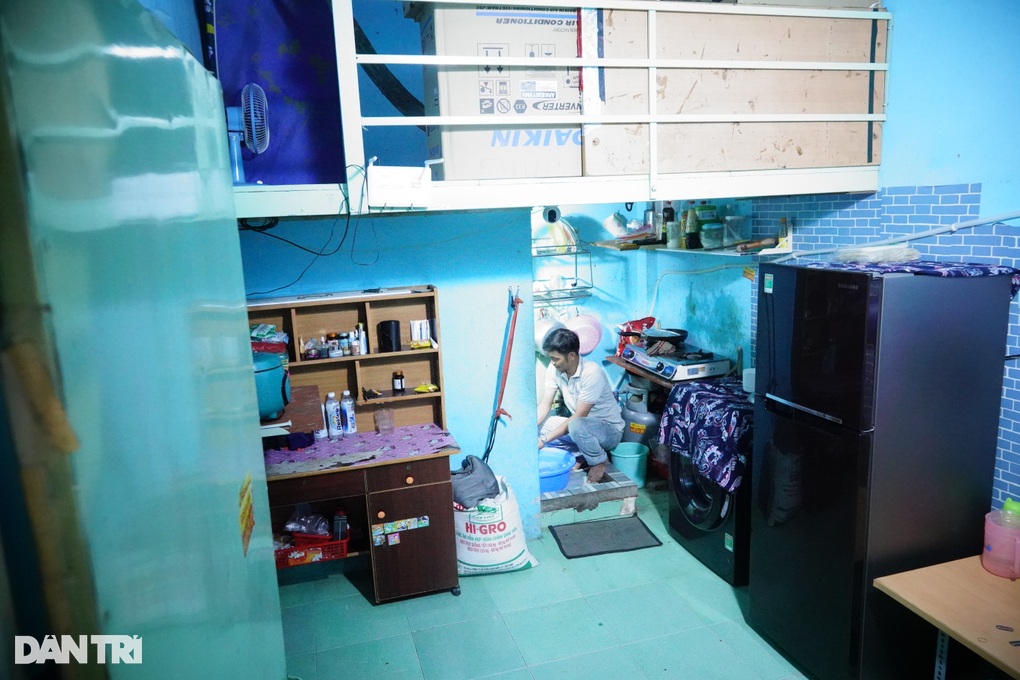 Công nhân giảm chi cho con út để lo học phí đầu năm cho con lớn - 2 Công nhân giảm chi cho con út để lo học phí đầu năm cho con lớn - 2
