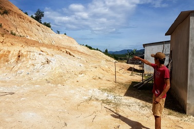 Nỗi lòng hàng chục hộ dân tố bị “bỏ rơi” tại khu tái định cư!