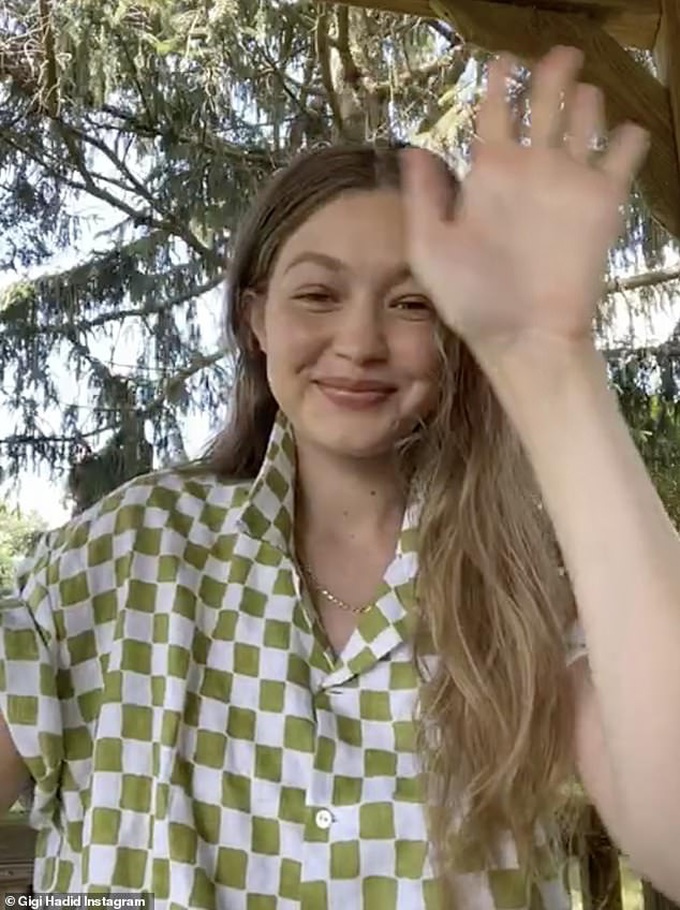 Gigi Hadid lần đầu khoe bụng bầu 7 tháng, vóc dáng lên cân cùng nhan sắc nhiều thay đổi gây chú ý lớn - Ảnh 9. Gigi Hadid lần đầu khoe bụng bầu 7 tháng, vóc dáng lên cân cùng nhan sắc nhiều thay đổi gây chú ý lớn - Ảnh 9.