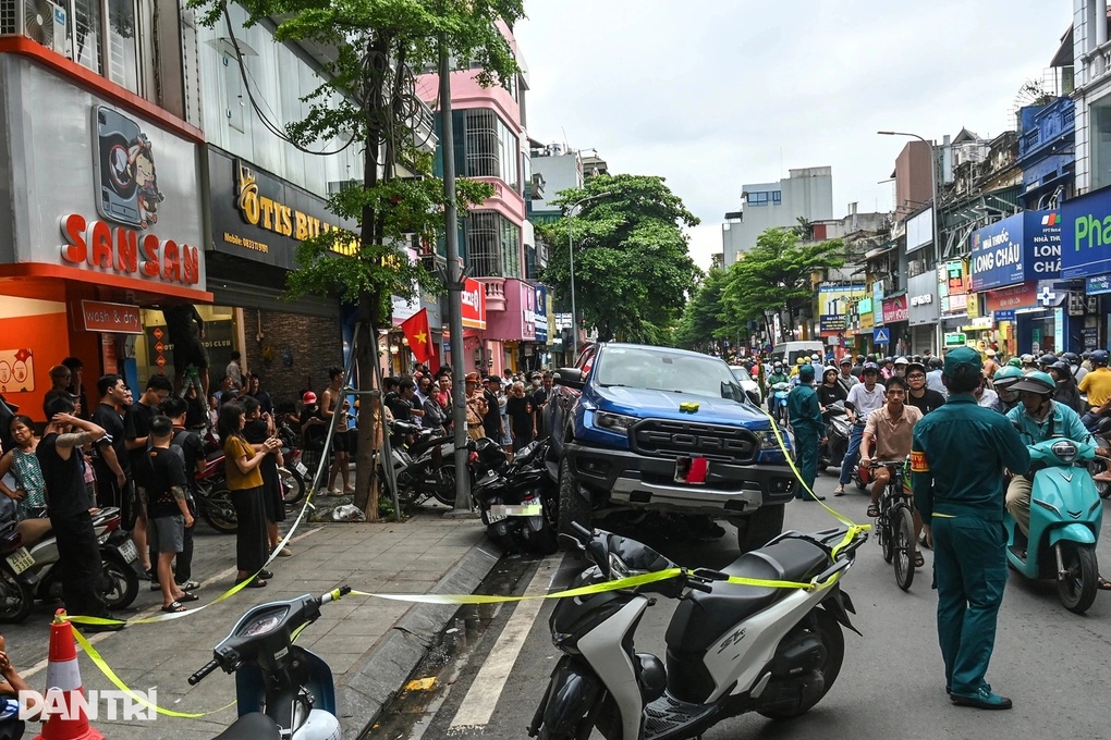 Vụ ô tô tông liên hoàn trên phố Khâm Thiên: Tài xế không dính cồn, ma túy - 1 Vụ ô tô tông liên hoàn trên phố Khâm Thiên: Tài xế không dính cồn, ma túy - 1
