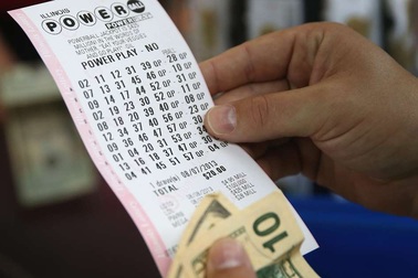 Một người Mỹ trúng số hơn 731 triệu USD