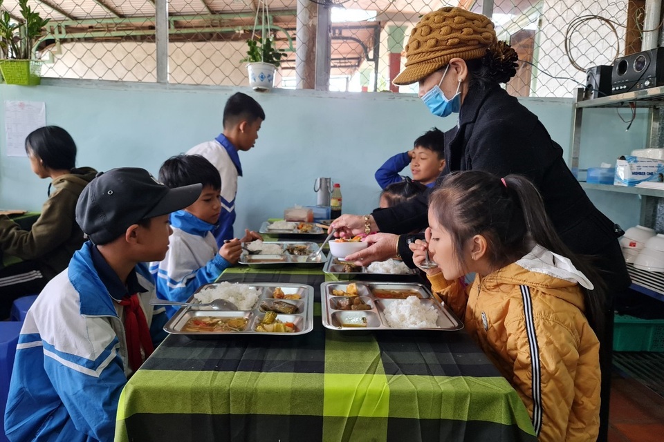 Bữa cơm 0 đồng dành cho hàng trăm người dân vùng cao Đắk Nông - 7 Bữa cơm 0 đồng dành cho hàng trăm người dân vùng cao Đắk Nông - 7