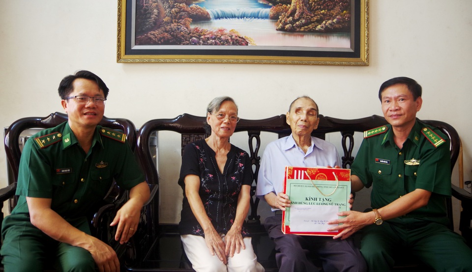 Bộ đội, Biên phòng thăm hỏi các gia đình mẹ Việt Nam anh hùng - 4 Bộ đội, Biên phòng thăm hỏi các gia đình mẹ Việt Nam anh hùng - 4