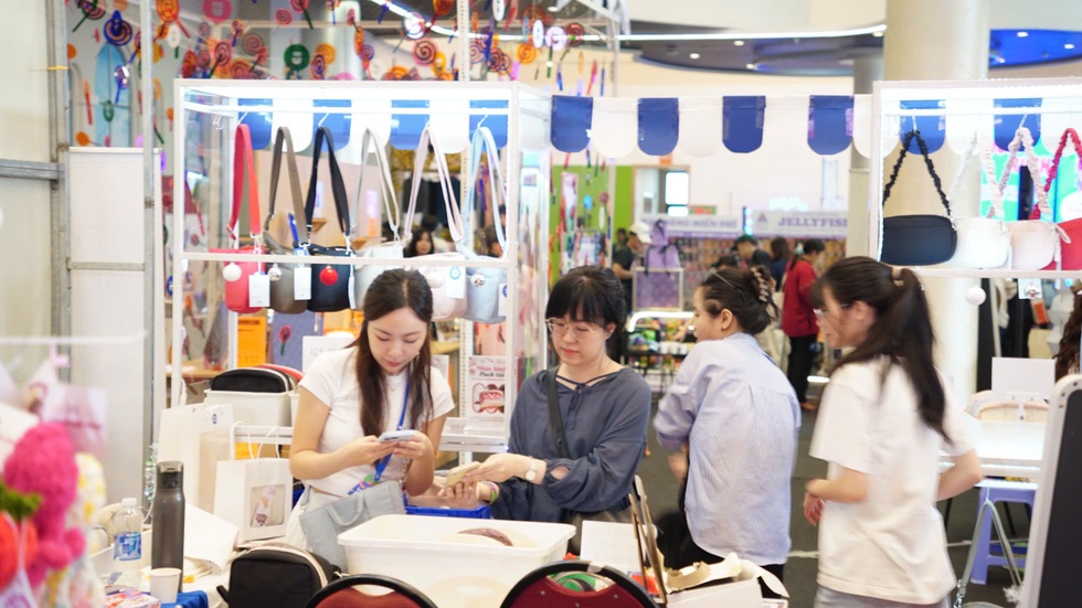 Bỏ việc ở “kỳ lân công nghệ” Mỹ, cô gái Việt về nước khởi nghiệp túi xách - 5 Bỏ việc ở “kỳ lân công nghệ” Mỹ, cô gái Việt về nước khởi nghiệp túi xách - 5