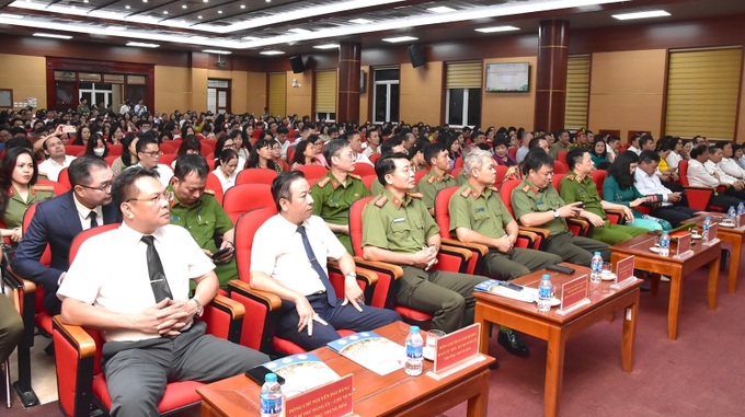 Đông đảo đại diện các Bộ, ngành, lực lượng công an và chính quyền các cấp tham dự ngày hội