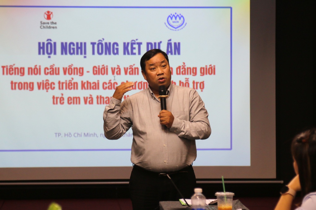 Nhiều thanh thiếu niên ngộ nhận đồng tình luyến ái là bệnh - 4 Nhiều thanh thiếu niên ngộ nhận đồng tình luyến ái là bệnh - 4