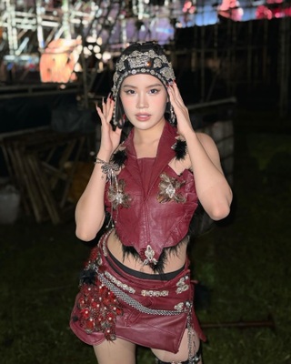 Gu thời trang của Pháo ngày ấy - bây giờ: Từ gợi cảm đến cá tính, nổi loạn - 10