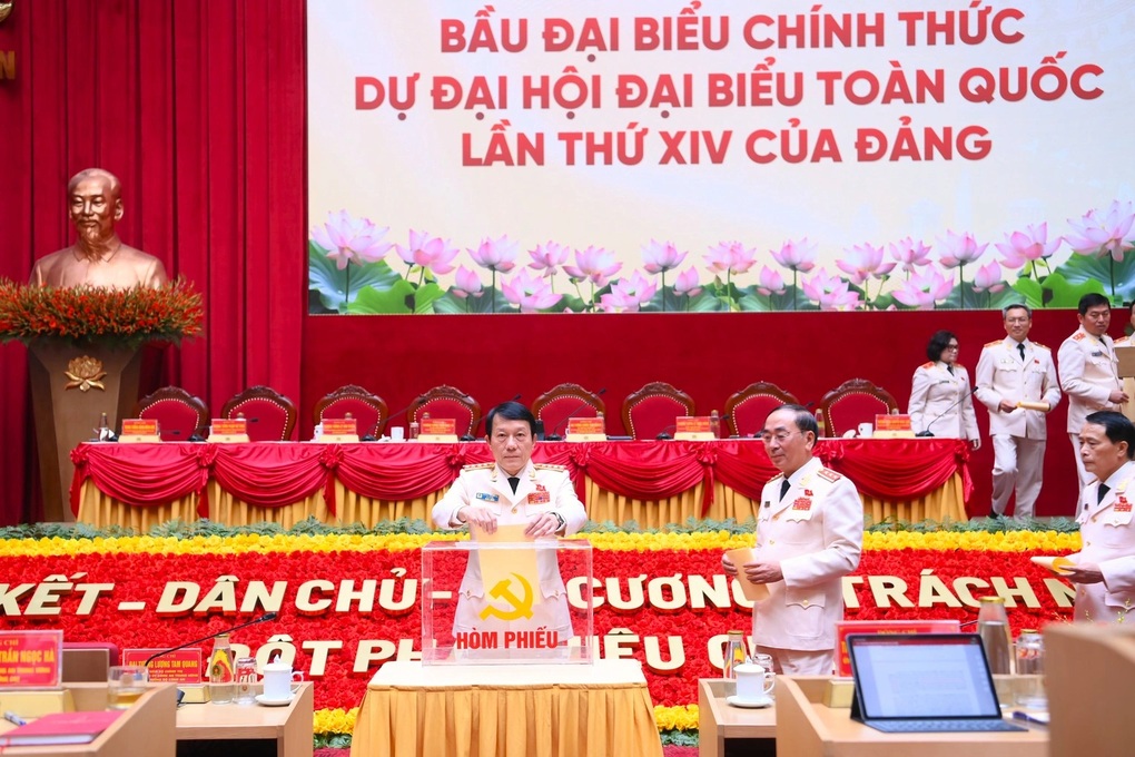A Közbiztonsági Központi Párt kongresszusának 2025-2030-as ciklusra szóló zárása - 1 Bế mạc Đại hội Đảng bộ Công an Trung ương nhiệm kỳ 2025-2030 - 1