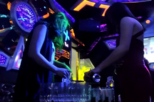 Đặt chốt cửa trong phòng hát karaoke có thể bị phạt 20 triệu đồng