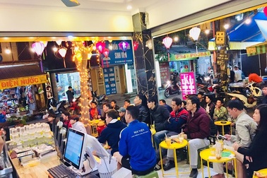 Ghế nhựa ngắm phố, cuộc chiến "thay máu" trên vỉa hè Hà Nội