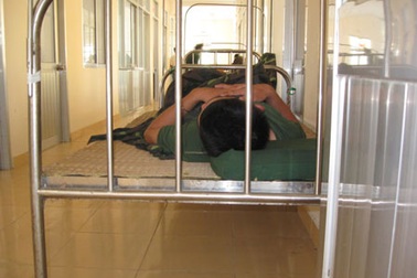 Gần 50 học viên ngộ độc thức ăn