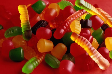 Xem cách làm kẹo dẻo, bạn sẽ không bao giờ dám ăn lại nữa