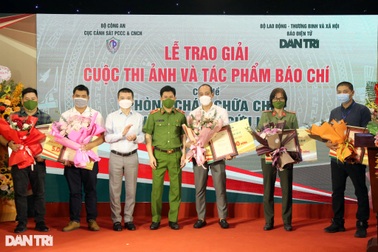 Trao giải cuộc thi Ảnh và tác phẩm báo chí về chủ đề PCCC và cứu nạn cứu hộ