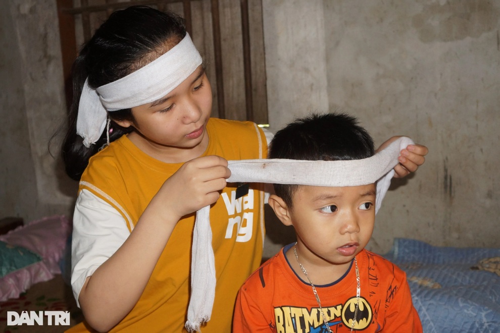 Cha bị máy cày đè tử vong, 3 đứa bé đầu đội khăn tang, tương lai mù mịt - 4 Cha bị máy cày đè tử vong, 3 đứa bé đầu đội khăn tang, tương lai mù mịt - 4