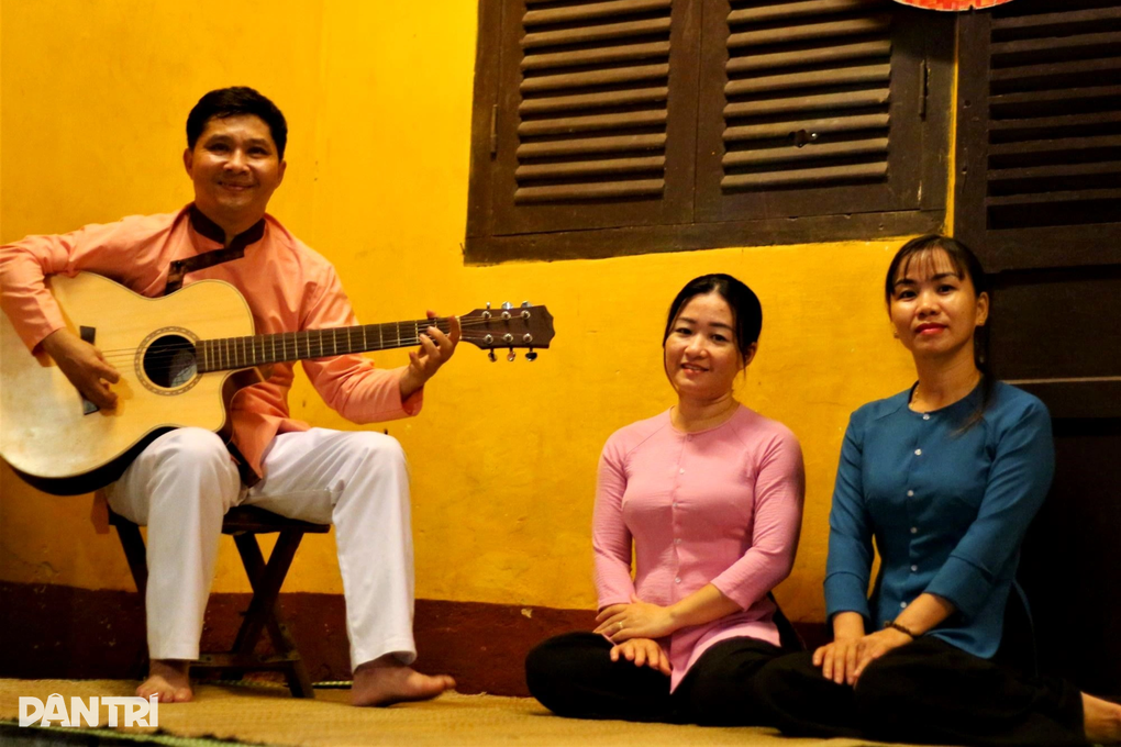 Những người lưu giữ Di sản văn hóa phi vật thể bài chòi tại Hội An - 3 Những người lưu giữ Di sản văn hóa phi vật thể bài chòi tại Hội An - 3