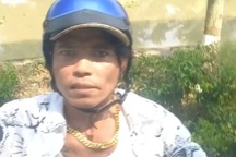 Người đàn ông chặn đầu, đập phá xe tải do không được nhường đường