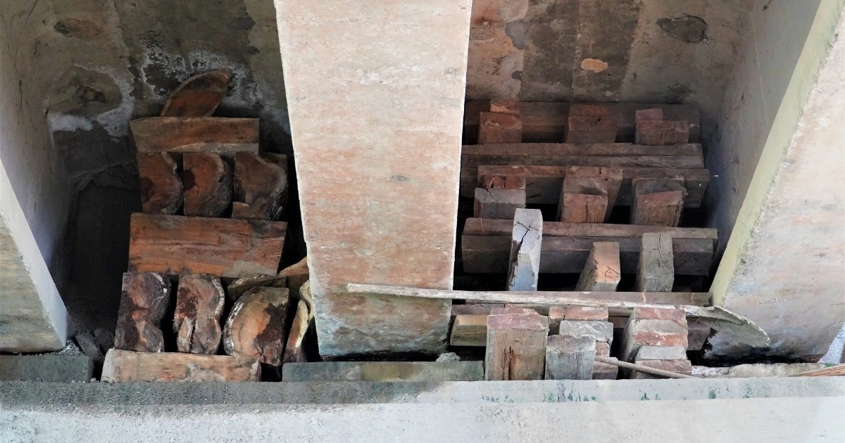 Cây cầu "chống nạng gỗ" trên quốc lộ 1A