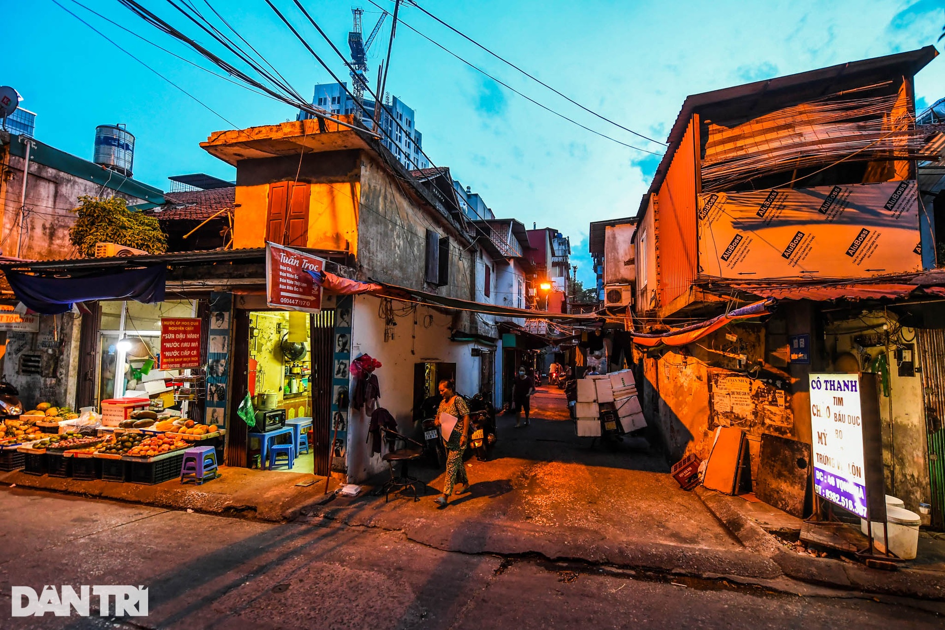 Bên trong khu nhà gỗ 70 tuổi thường trực nỗi lo tai nạn, chập cháy ở Hà Nội - 21 Bên trong khu nhà gỗ 70 tuổi thường trực nỗi lo tai nạn, chập cháy ở Hà Nội - 21