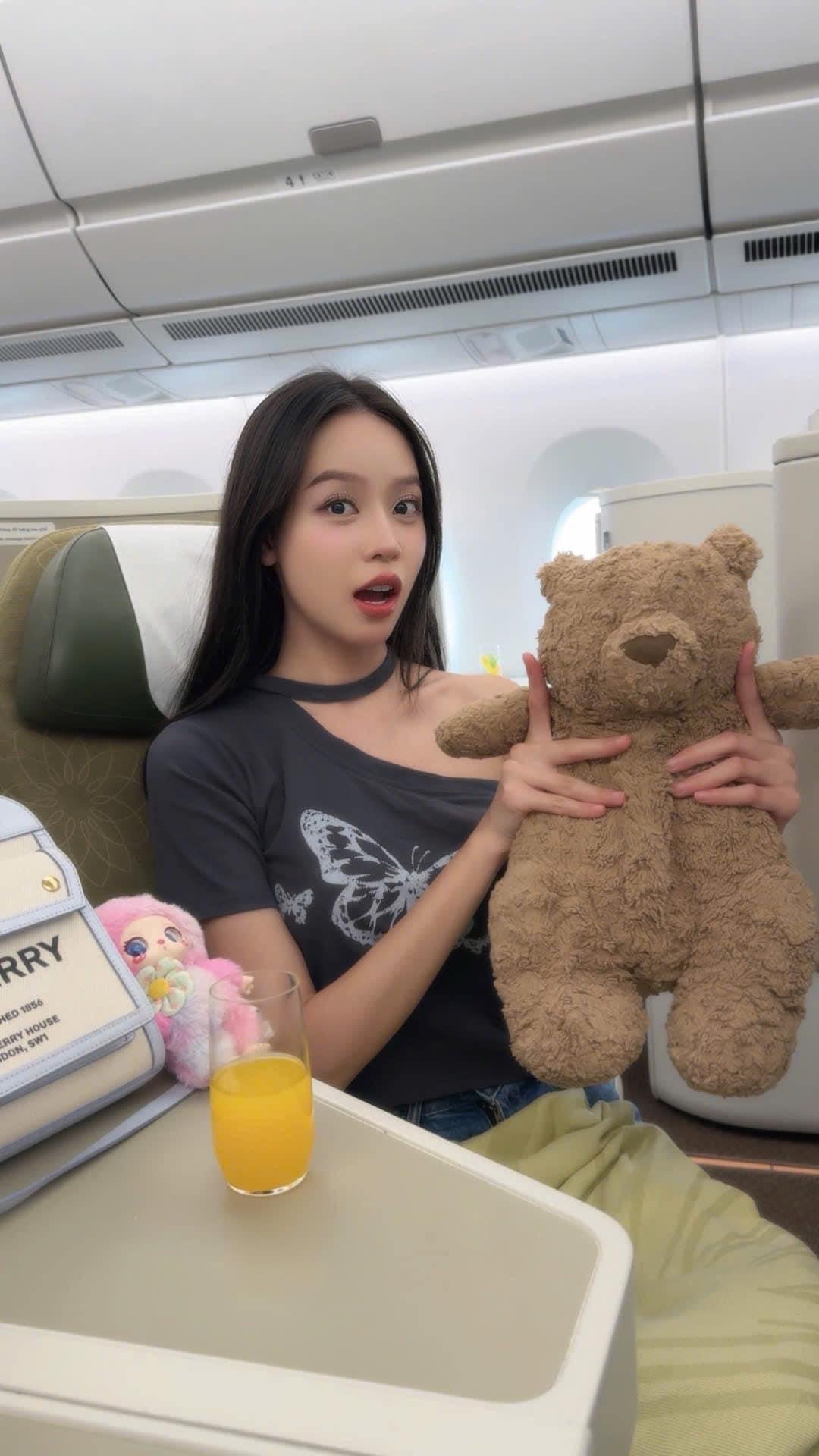 Thanh Thuy a reçu de nombreux vœux de la part d'internautes et de célébrités vietnamiennes - 12 Thanh Thủy nhận mưa lời chúc của cư dân mạng và các sao Việt - 12