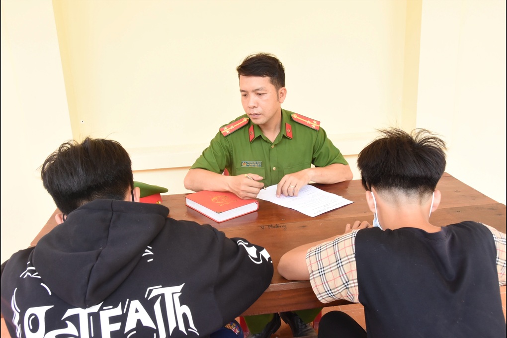 Nhiều thiếu niên ở Tiền Giang chi hàng chục triệu đồng độ xe đạp điện - 1 Nhiều thiếu niên ở Tiền Giang chi hàng chục triệu đồng độ xe đạp điện - 1