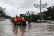 Thủy điện Sông Ba Hạ giảm xả lũ, vùng hạ du nước rút dần