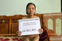 Trao hơn 130 triệu đồng đến chị Nhài suy thận